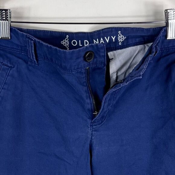 Old Navy Slim Boyfriend Chino in Goodnight - Picture 4 of 8